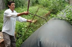 Làm hồ biogas